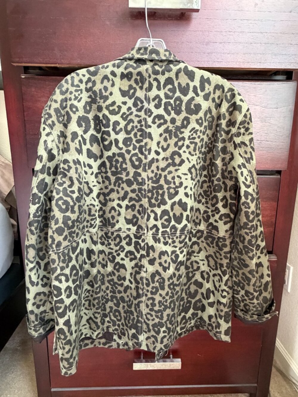 Avec Les Filles Olive Leopard Print Cotton Twill Utility Cargo Jacket - Picture 2 of 3